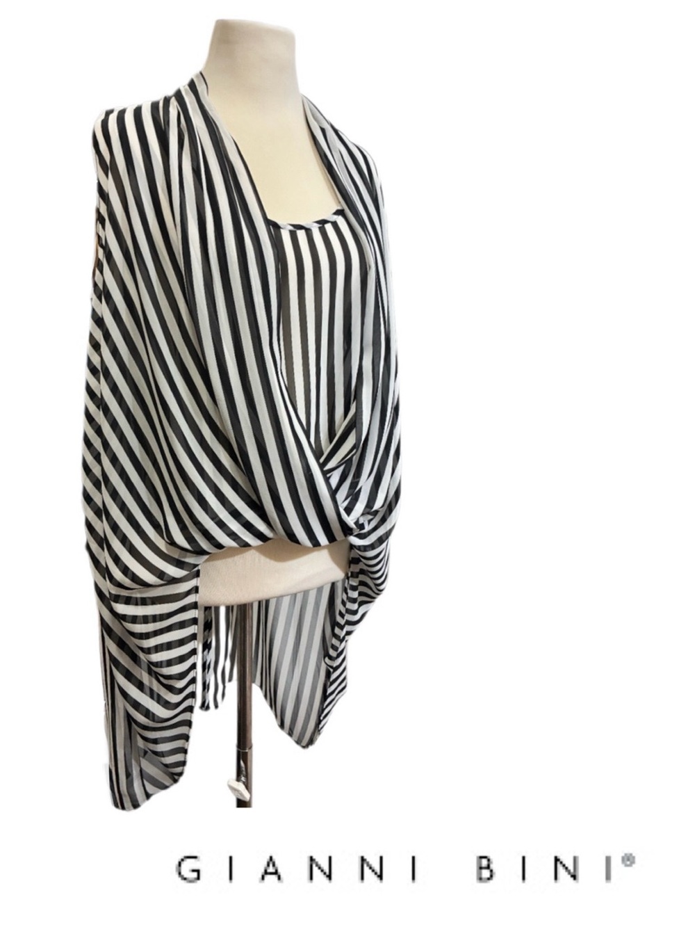 ☀️ Gianni Bini Striped Tunic Blouse in Black & White